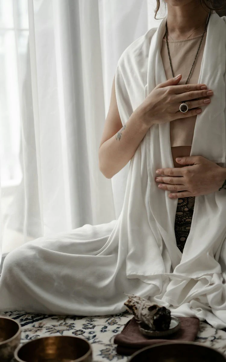 Meditator transitioning to after-image visualization